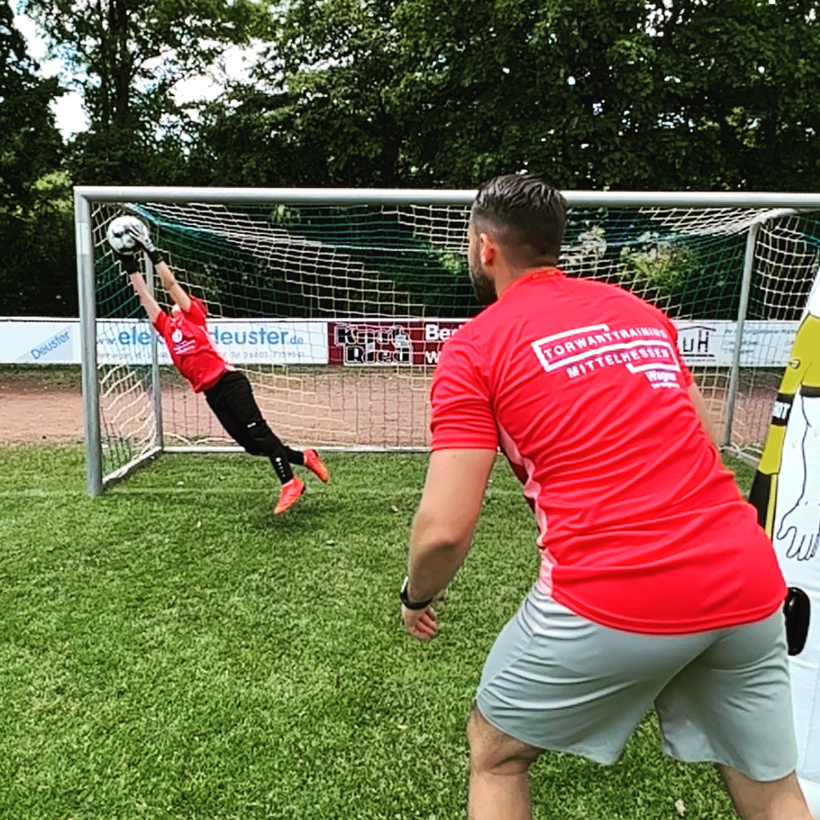 Torwarttraining mit aktiver Coaching-Situation