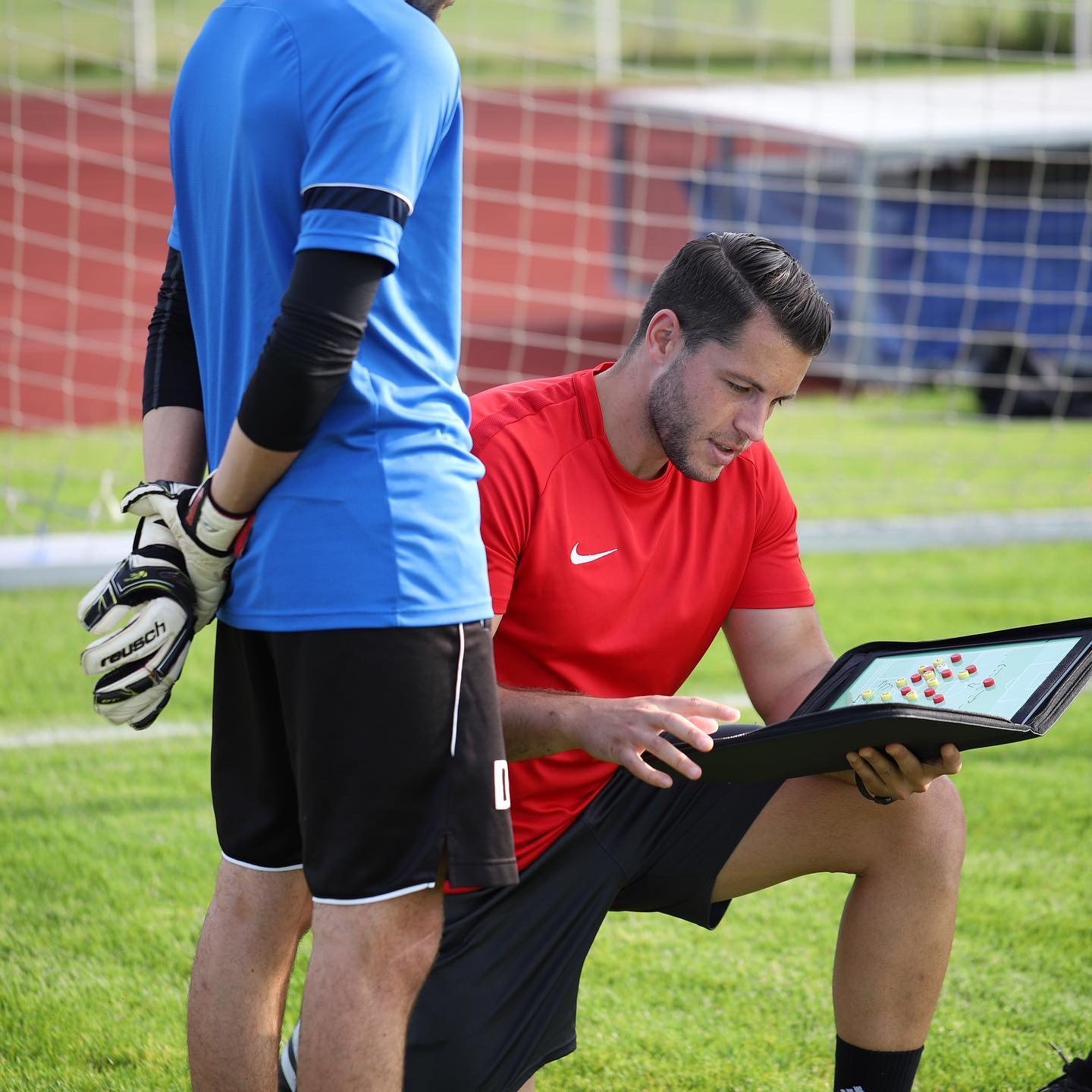 Torwarttrainer im Training mit Torhütern